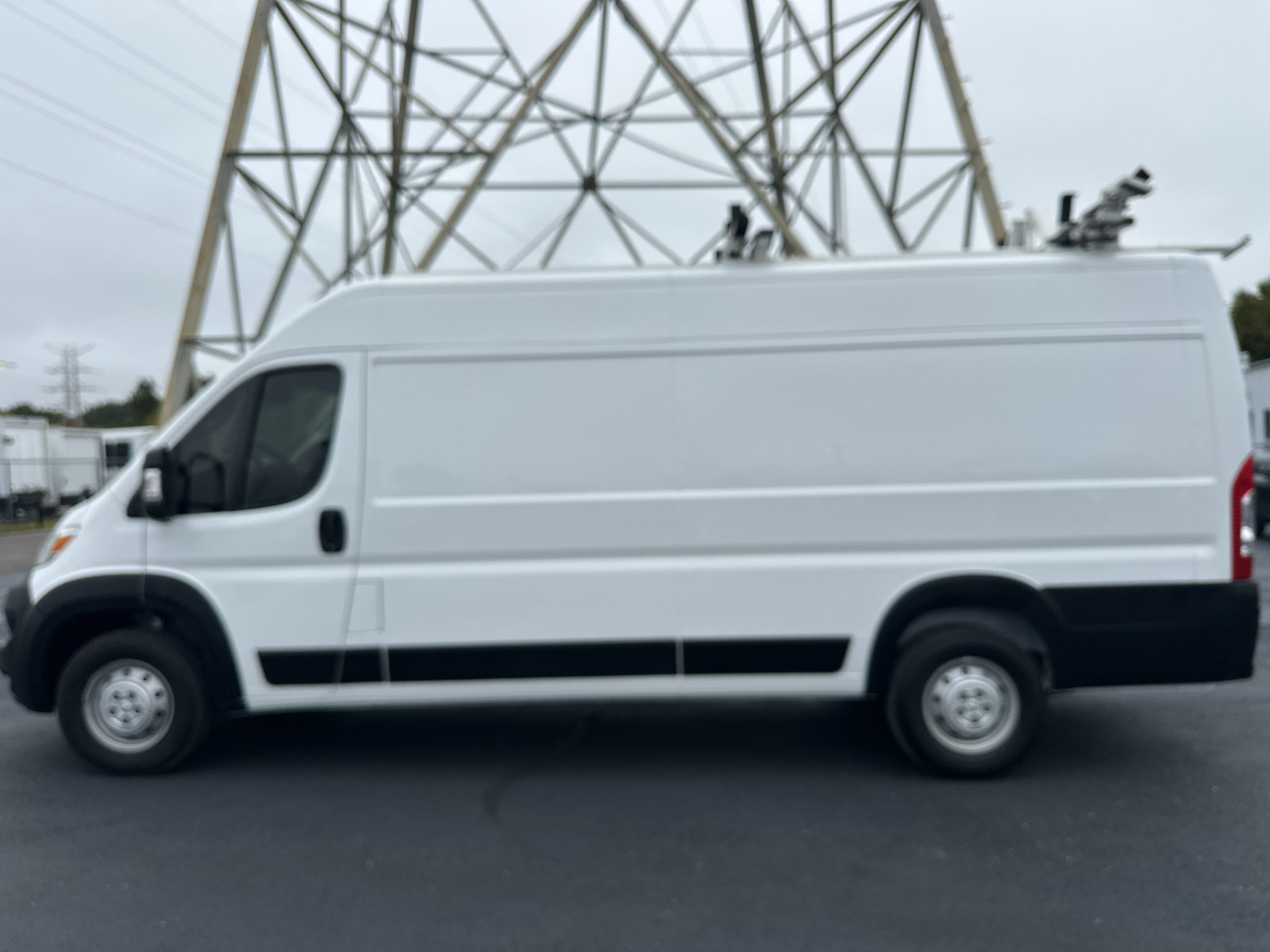 Used 2023 RAM ProMaster 3500 FWD image 1