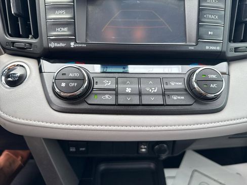 Used 2017 Toyota RAV4 XLE FWD image 21
