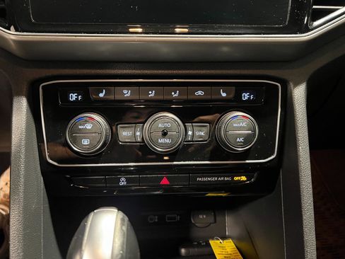 Used 2018 Volkswagen Atlas SEL w/ R-Line Package image 19