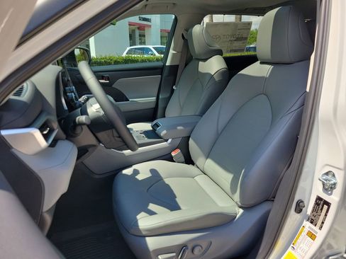 New 2026 Toyota Highlander XLE AWD/4WD image 18