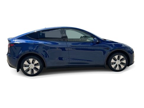 Certified 2023 Tesla Model Y Long Range AWD/4WD image 7