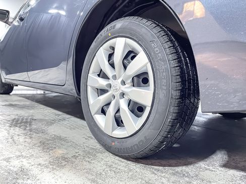 Used 2015 Toyota Corolla LE Premium image 10