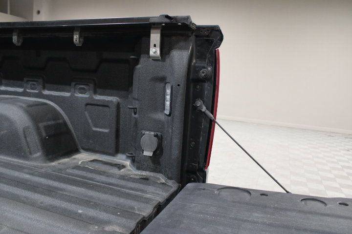 Used 2021 Chevrolet Silverado 1500 LTZ AWD/4WD image 15