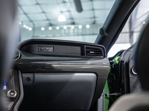 Used 2022 Ford Mustang Shelby GT500 w/ Carbon Fiber Track Pack RWD image 53