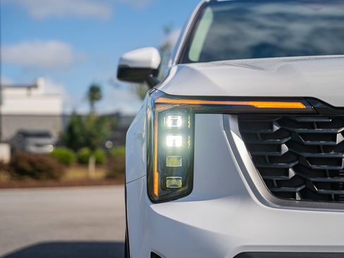 New 2026 Kia Sorento LX FWD image 6