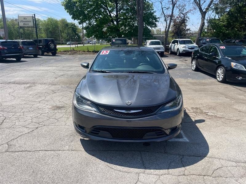 Used 2015 Chrysler 200 S FWD image 2