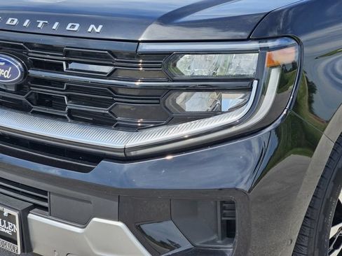 Used 2025 Ford Expedition Max Platinum AWD/4WD image 9