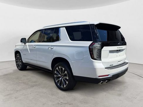 Used 2025 Chevrolet Tahoe High Country AWD/4WD image 7