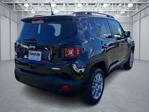 Used 2022 Jeep Renegade Latitude w/ Convenience Group image 5