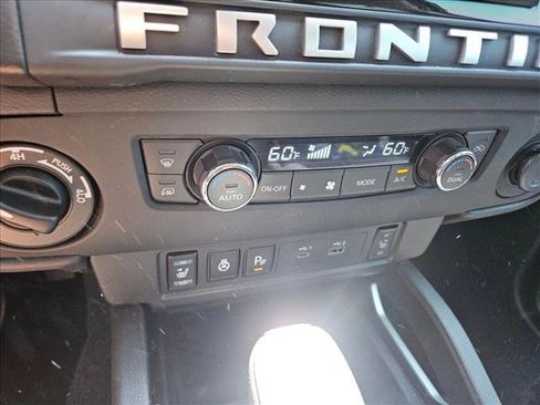 Used 2025 Nissan Frontier SV w/ SV Convenience Package AWD/4WD image 17