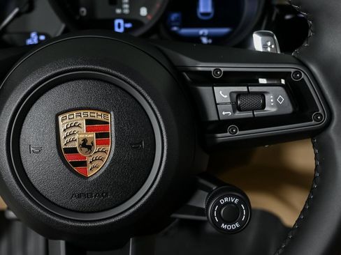 New 2025 Porsche Macan image 11