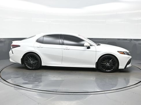 Used 2022 Toyota Camry XSE w/ Cold Weather Package FWD image 7