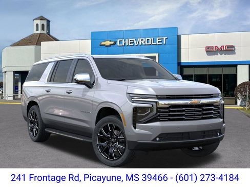 New 2026 Chevrolet Suburban Premier image 7