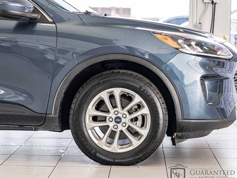 Used 2020 Ford Escape SE image 11