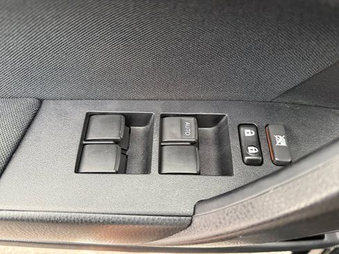 Used 2015 Toyota Corolla LE image 24