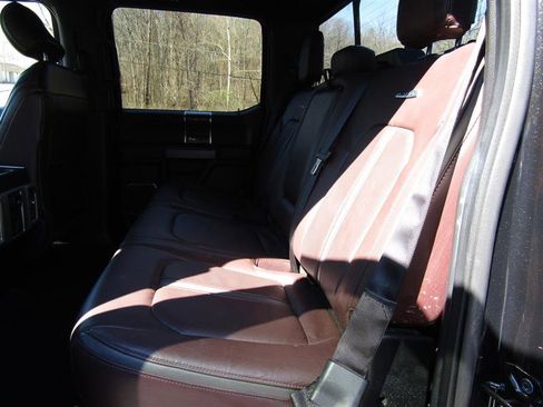 Used 2015 Ford F150 Platinum w/ Equipment Group 701A Luxury image 31