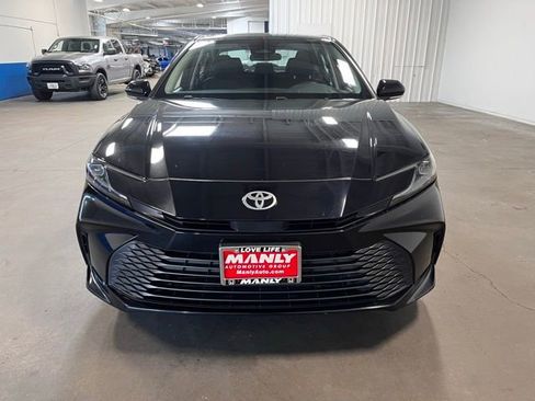 Used 2025 Toyota Camry LE FWD image 8