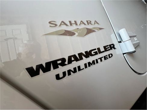 Used 2015 Jeep Wrangler Unlimited Sahara w/ Connectivity Group image 48