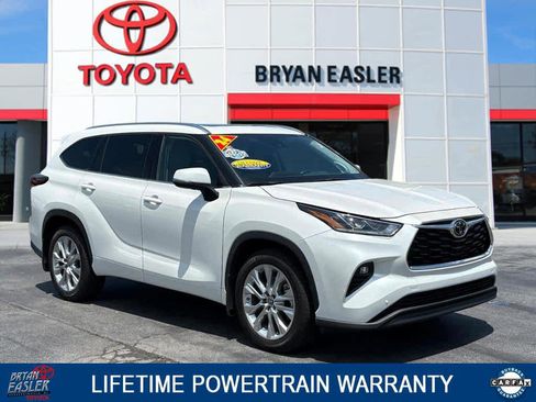 Used 2024 Toyota Highlander Limited AWD/4WD image 1