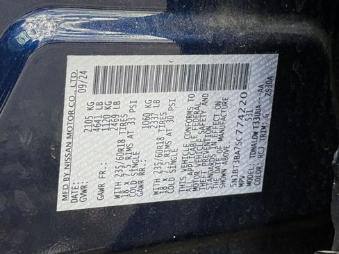 Used 2025 Nissan Rogue SV image 24