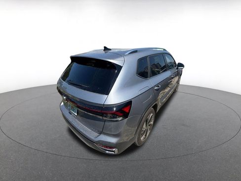 Used 2025 Volkswagen Taos SE image 7