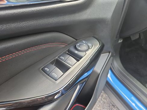 Used 2024 Chevrolet Trax RS w/ Sunroof Package FWD image 12