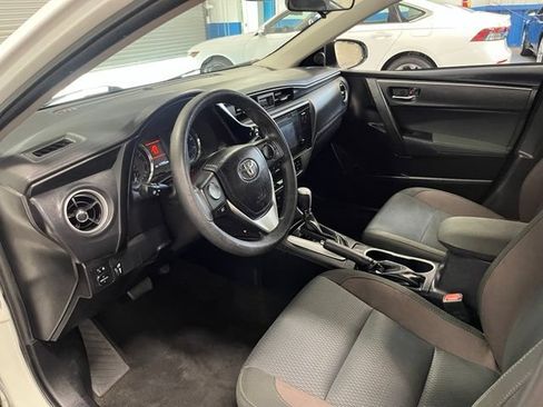 Used 2017 Toyota Corolla LE w/ Carpet Mat Package (TMS) FWD image 23