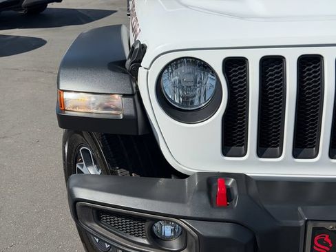 Used 2022 Jeep Wrangler Unlimited Rubicon w/ Cold Weather Group AWD/4WD image 5