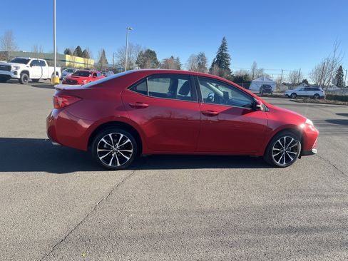 Used 2018 Toyota Corolla SE image 6