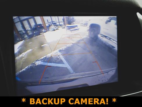 Used 2018 Chevrolet Suburban LT image 4