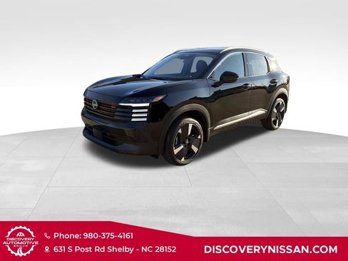 New 2026 Nissan Kicks SR w/ SR Premium Package FWD image 2