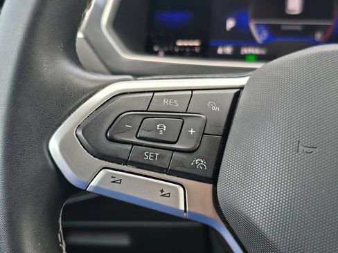 Used 2022 Volkswagen Tiguan SE AWD/4WD image 17