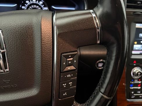 Used 2015 Lincoln Navigator 4WD image 18