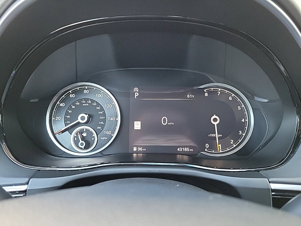 Used 2025 Genesis GV70 2.5T AWD/4WD image 23