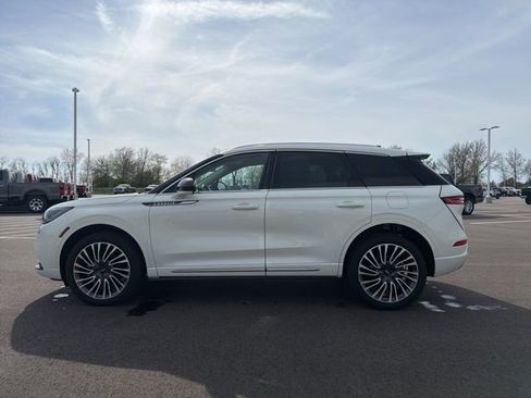 Used 2022 Lincoln Corsair AWD w/ Premium Package image 15