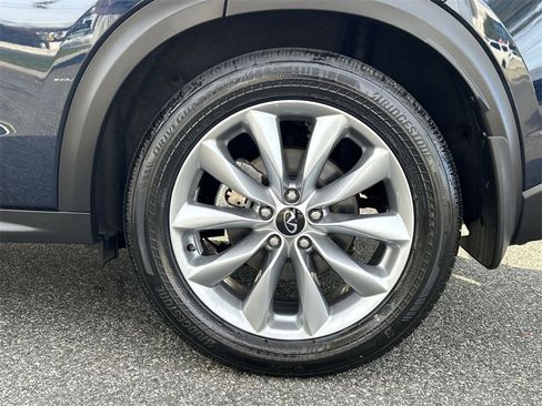 Certified 2022 INFINITI QX50 Essential image 11