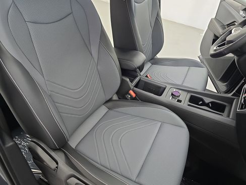 New 2026 Volkswagen Tiguan SE R-Line FWD image 10