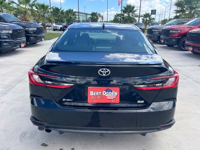 Used 2025 Toyota Camry SE FWD image 5