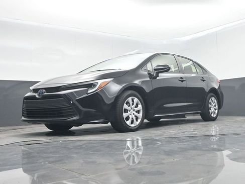 Used 2024 Toyota Corolla LE image 43