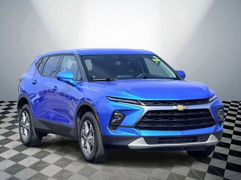 Used 2025 Chevrolet Blazer LT FWD image 4