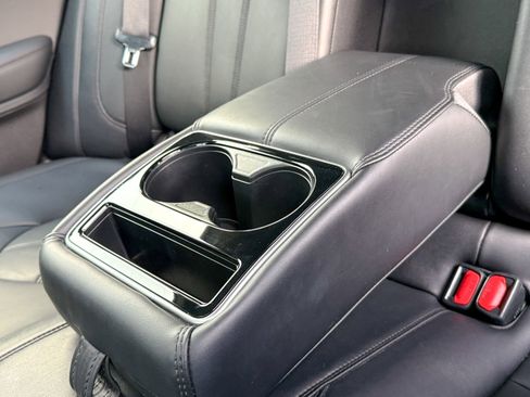 Used 2019 Toyota Avalon XLE image 32