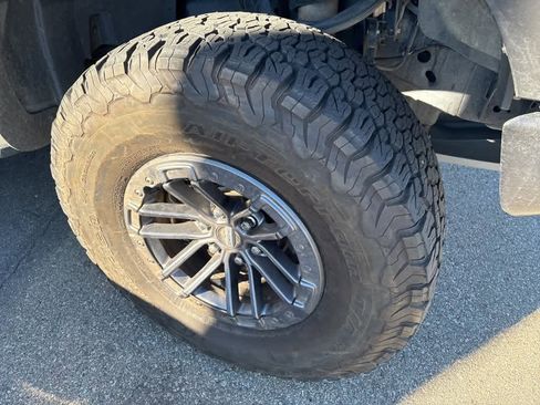 Used 2020 Ford F150 Raptor w/ Equipment Group 802A Luxury image 4