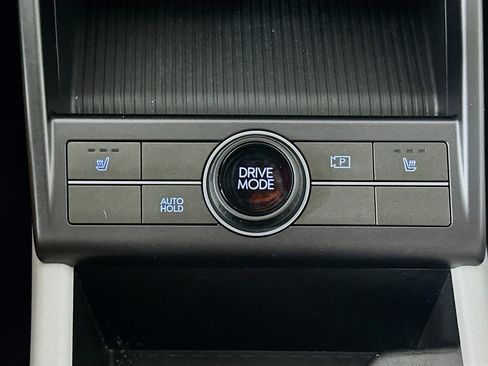 Used 2024 Hyundai Kona SEL FWD image 25