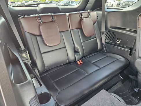Used 2024 Ford Explorer Platinum w/ Technology Package AWD/4WD image 17