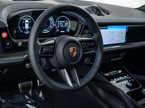 New 2025 Porsche Cayenne GTS image 13