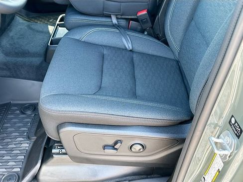 New 2026 RAM 1500 4x4 Crew Cab image 15