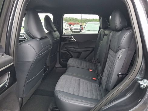 New 2026 Mitsubishi Outlander LE AWD/4WD image 5