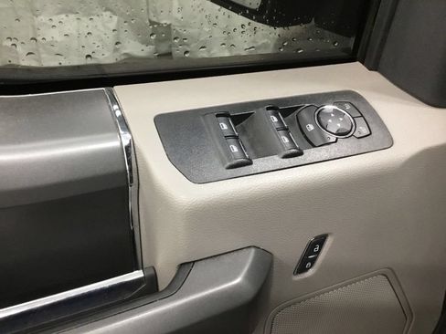 Used 2017 Ford F150 XLT w/ Equipment Group 302A Luxury AWD/4WD image 8