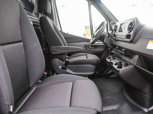 New 2024 Mercedes-Benz Sprinter 2500 image 15