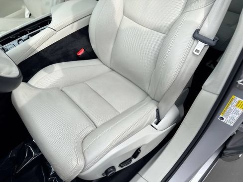 Certified 2025 Volvo XC90 T8 Ultra w/ Protection Package Premier AWD/4WD image 17